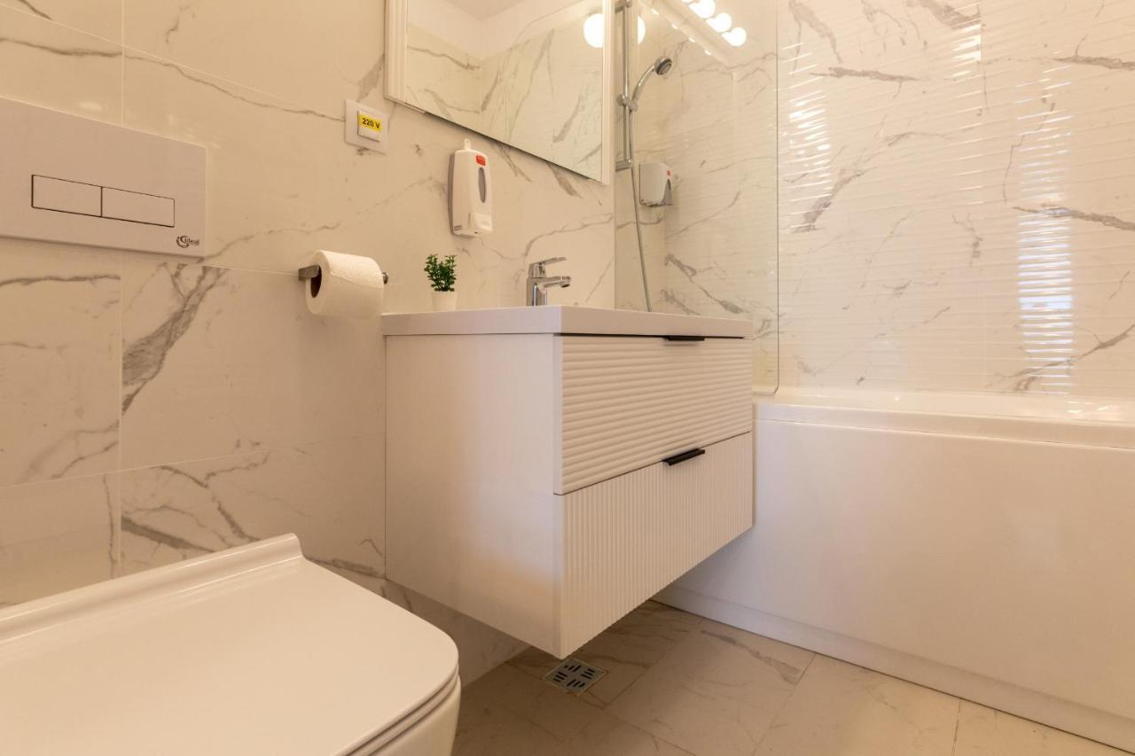 Stunning 1br Retreat In North District