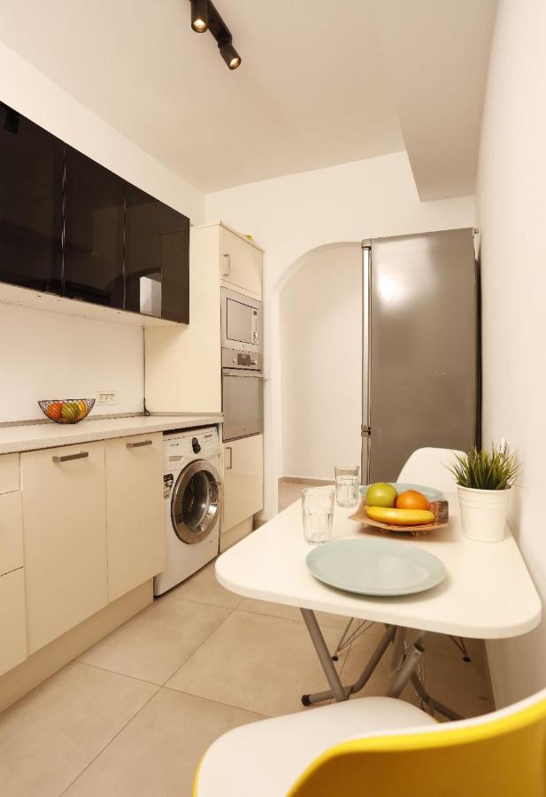 2 Bedroom With Amazing View In Center