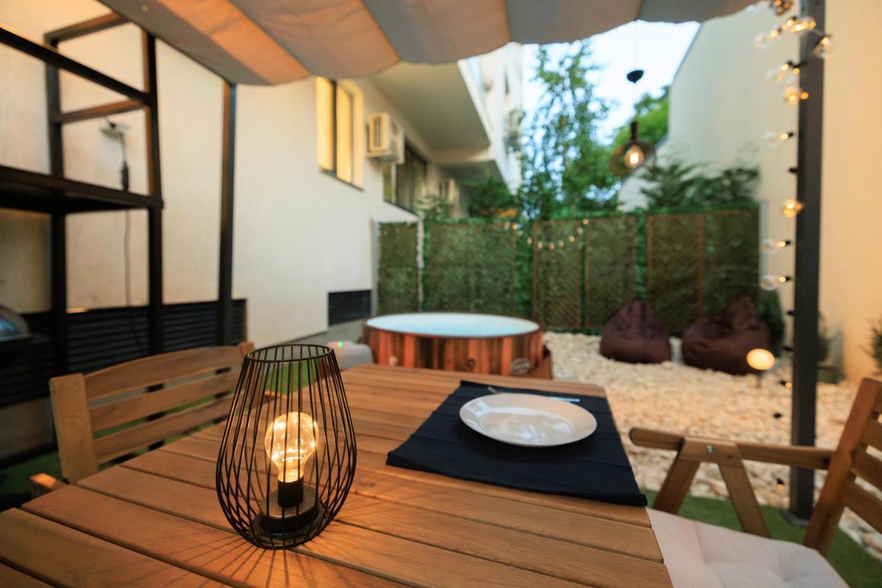 Apartment Downtown Hidden Garden With Jacuzzi In