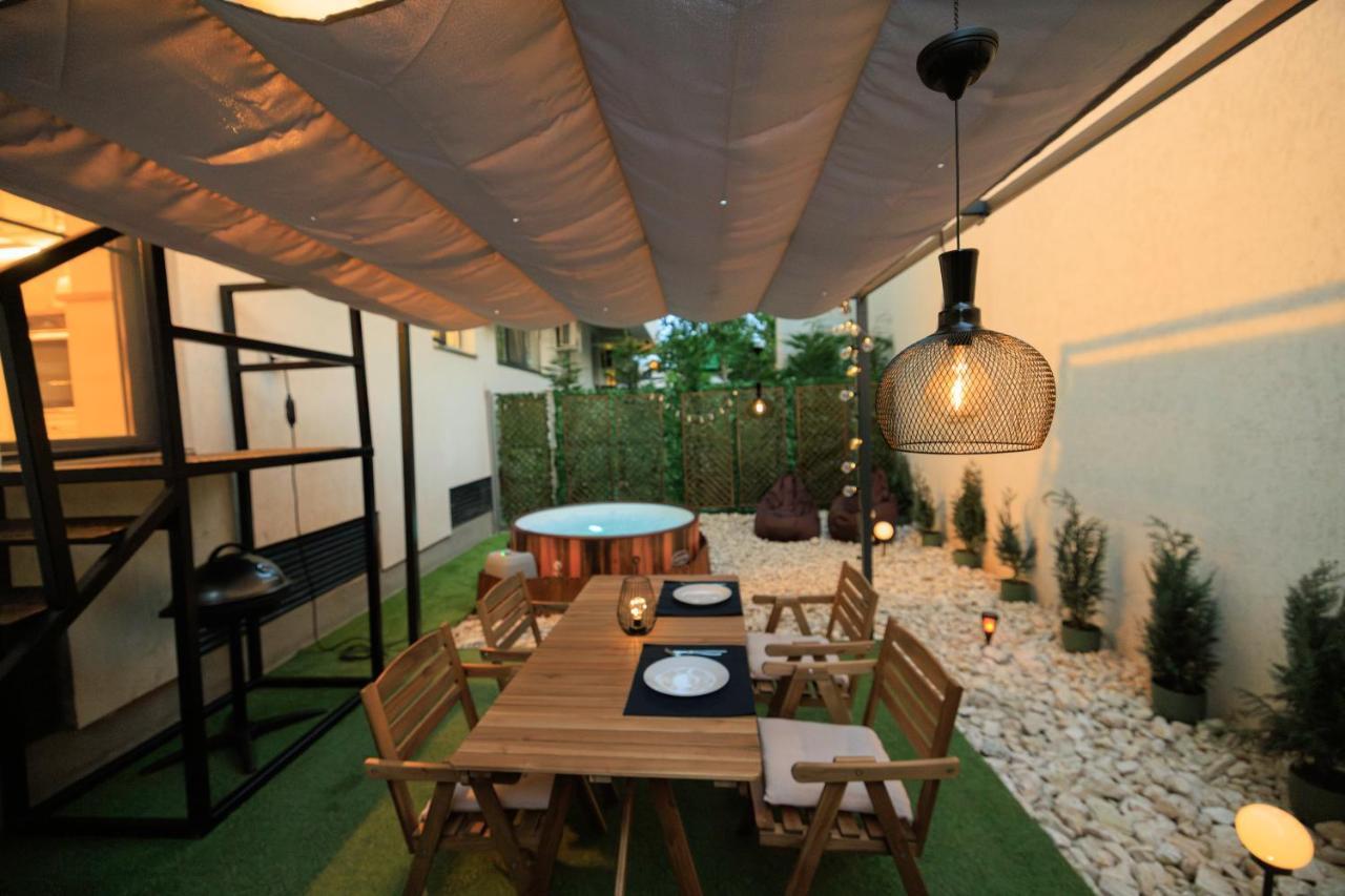 Apartment Downtown Hidden Garden With Jacuzzi In