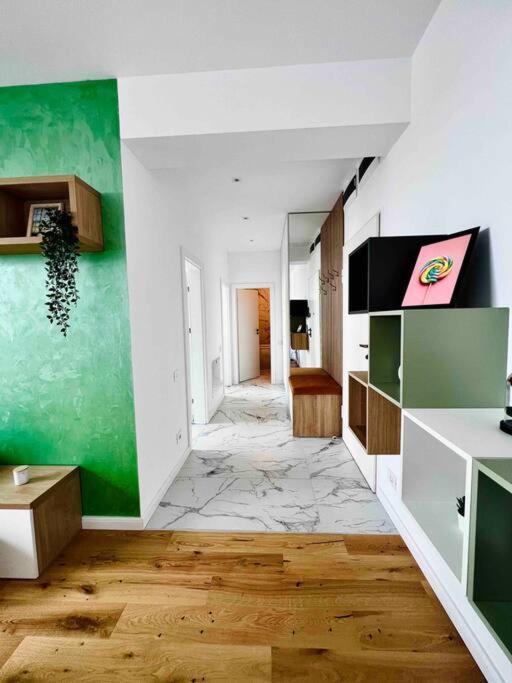 Elysium Core Apartament *