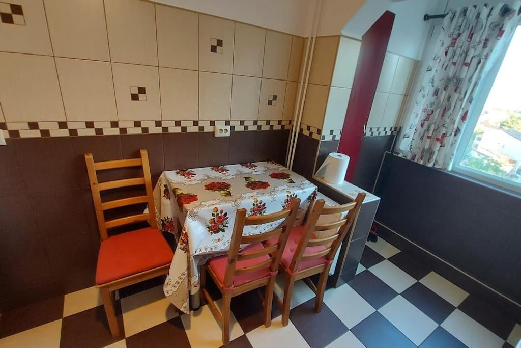 Cosy Close To Center With Parking Lot Apartamento Bucareste