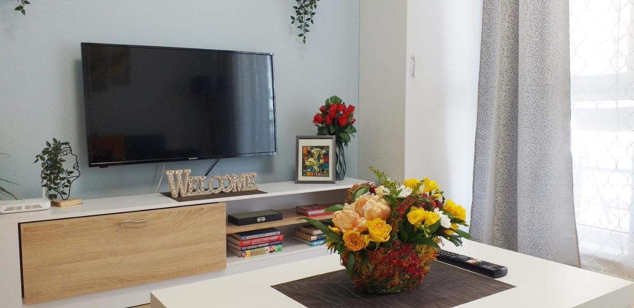 Sunshine - New & Quiet 1br Apt, Business Area, Close To Airport, Highway A3, Subway * Bucureşti