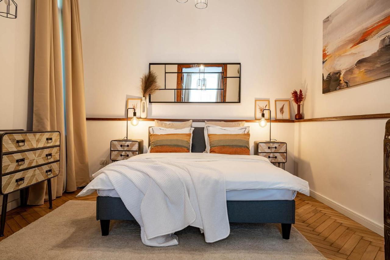 The- Point- 3br Bright Cloud *