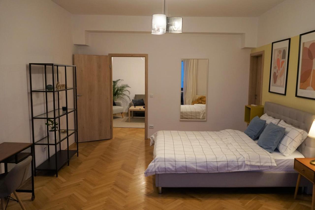 Apartament Full Service Super-central 3br & Balcony By Bucharent