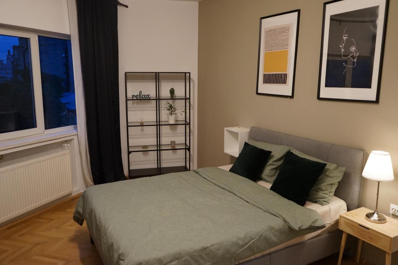 Full Service Super-central 3br & Balcony By Bucharent Bucureşti