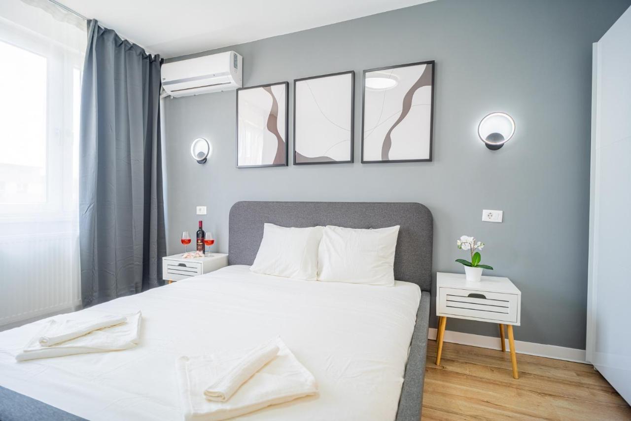 Refreshingly Chic: Newly Renovated 2br *