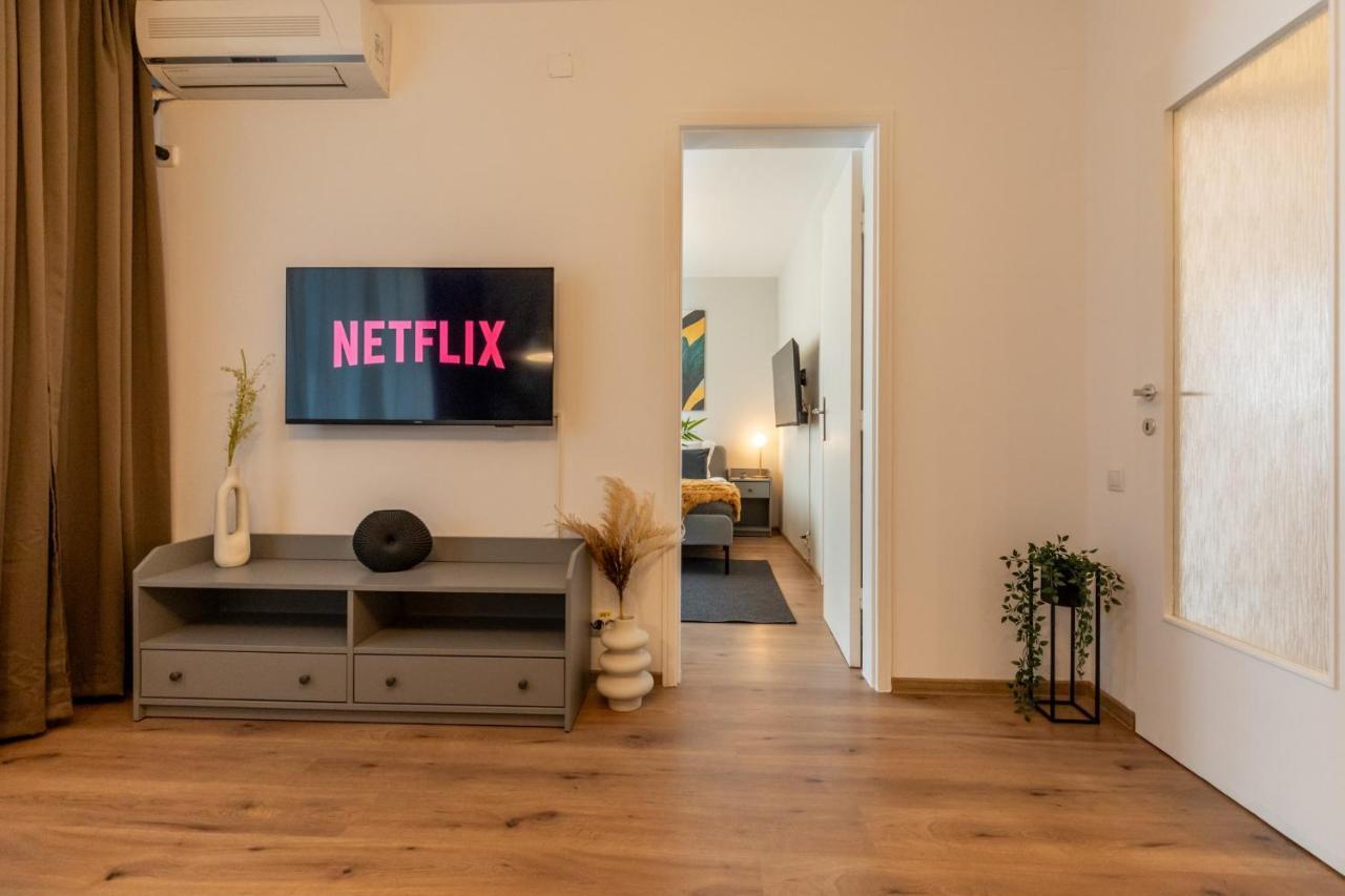 Urban Haven: 2br In Center