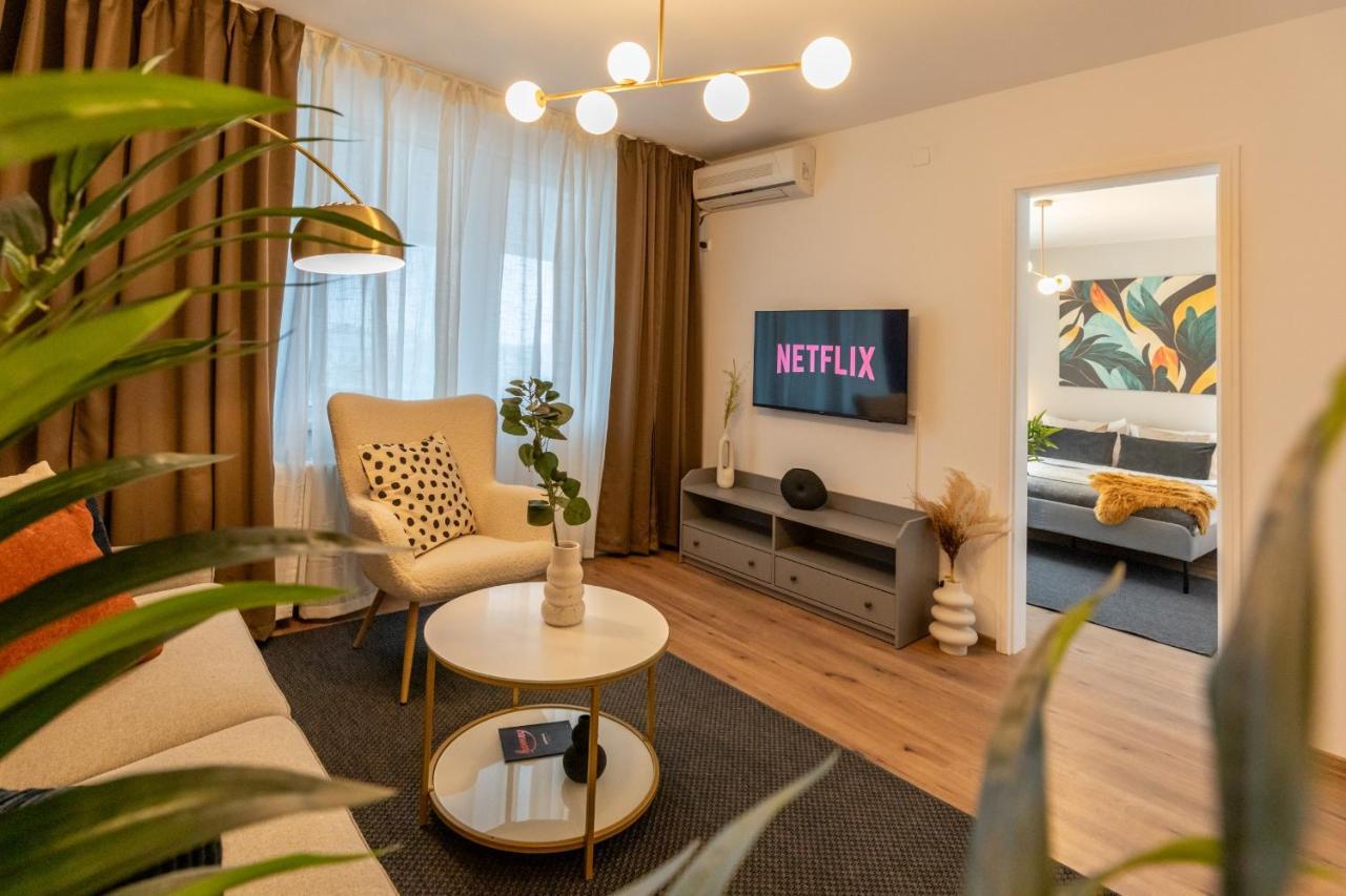 Urban Haven: 2br In Center *