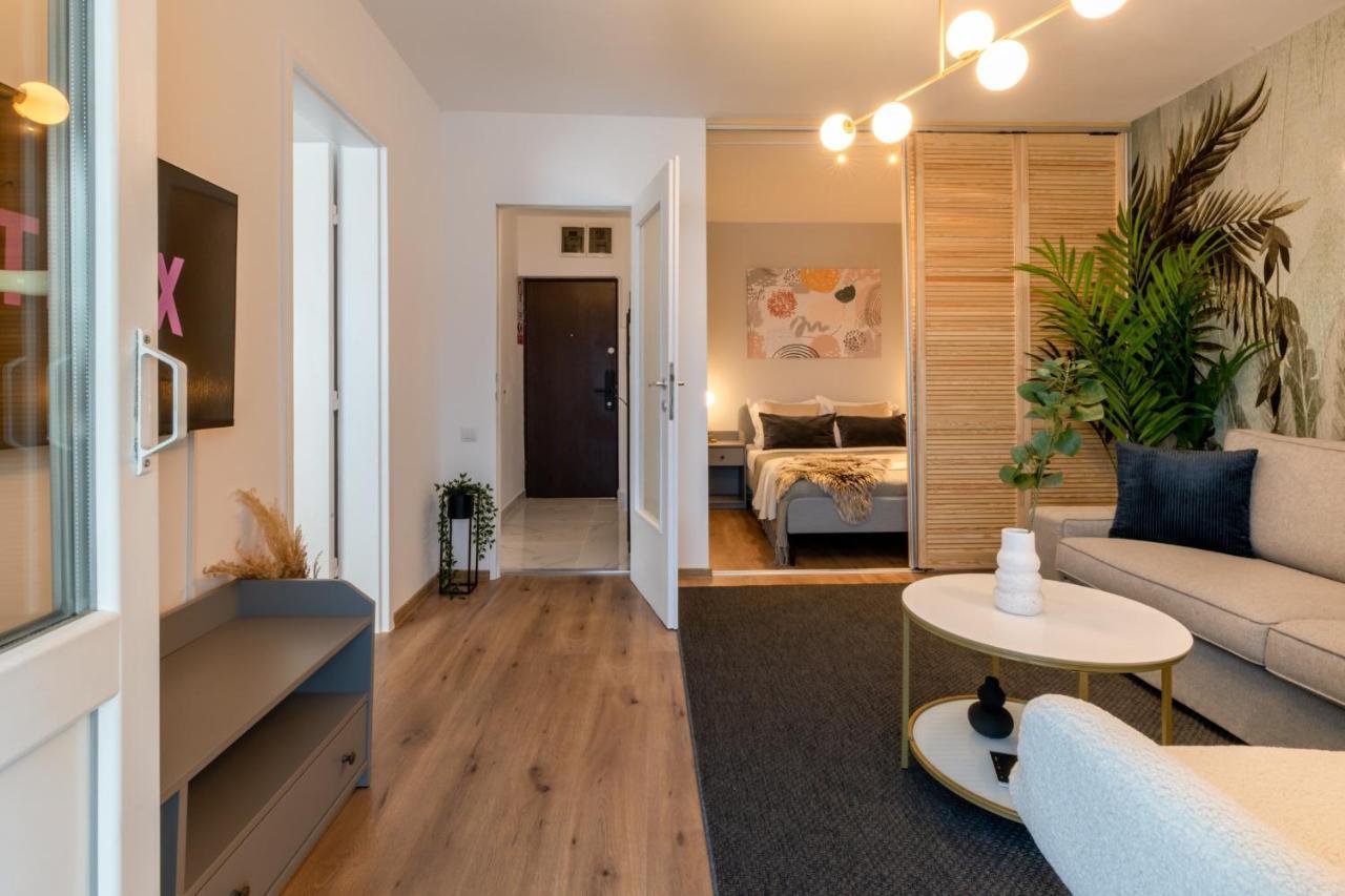 Urban Haven: 2br In Center *