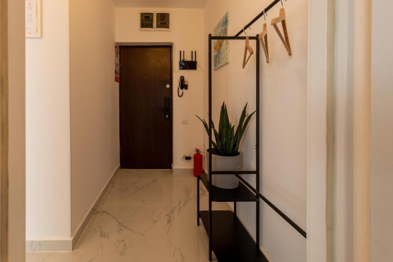 Urban Haven: 2br In Center * Bucharest
