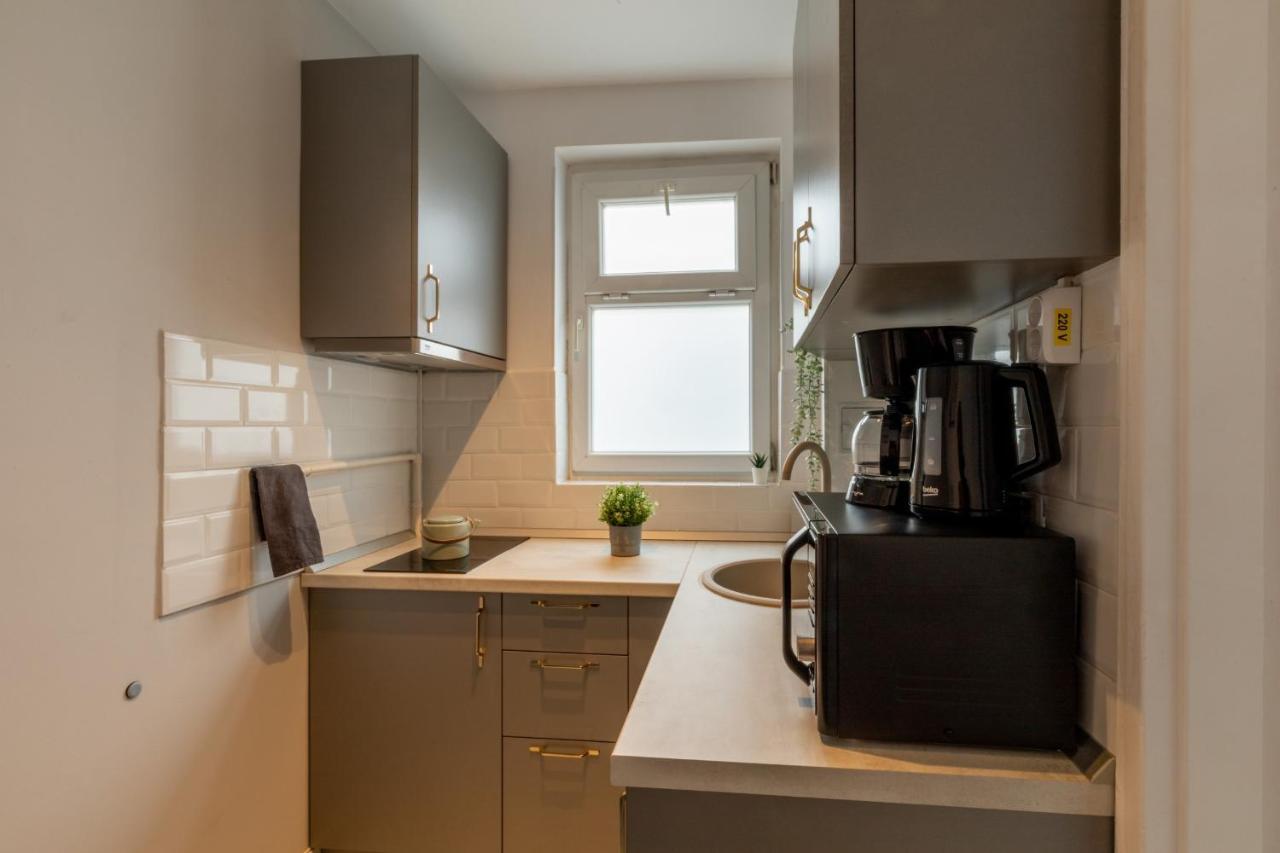 Urban Haven: 2br In Center Apartment