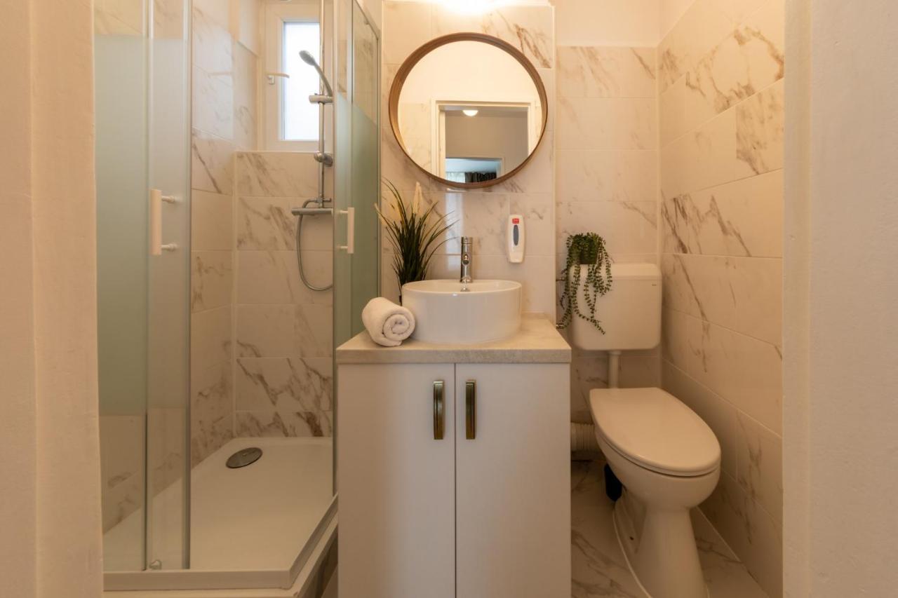 Apartment Urban Haven: 2br In Center *