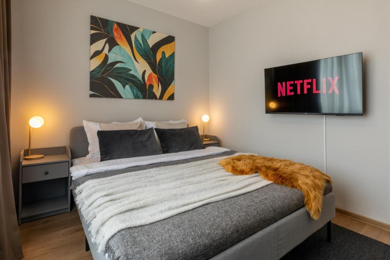 Urban Haven: 2br In Center