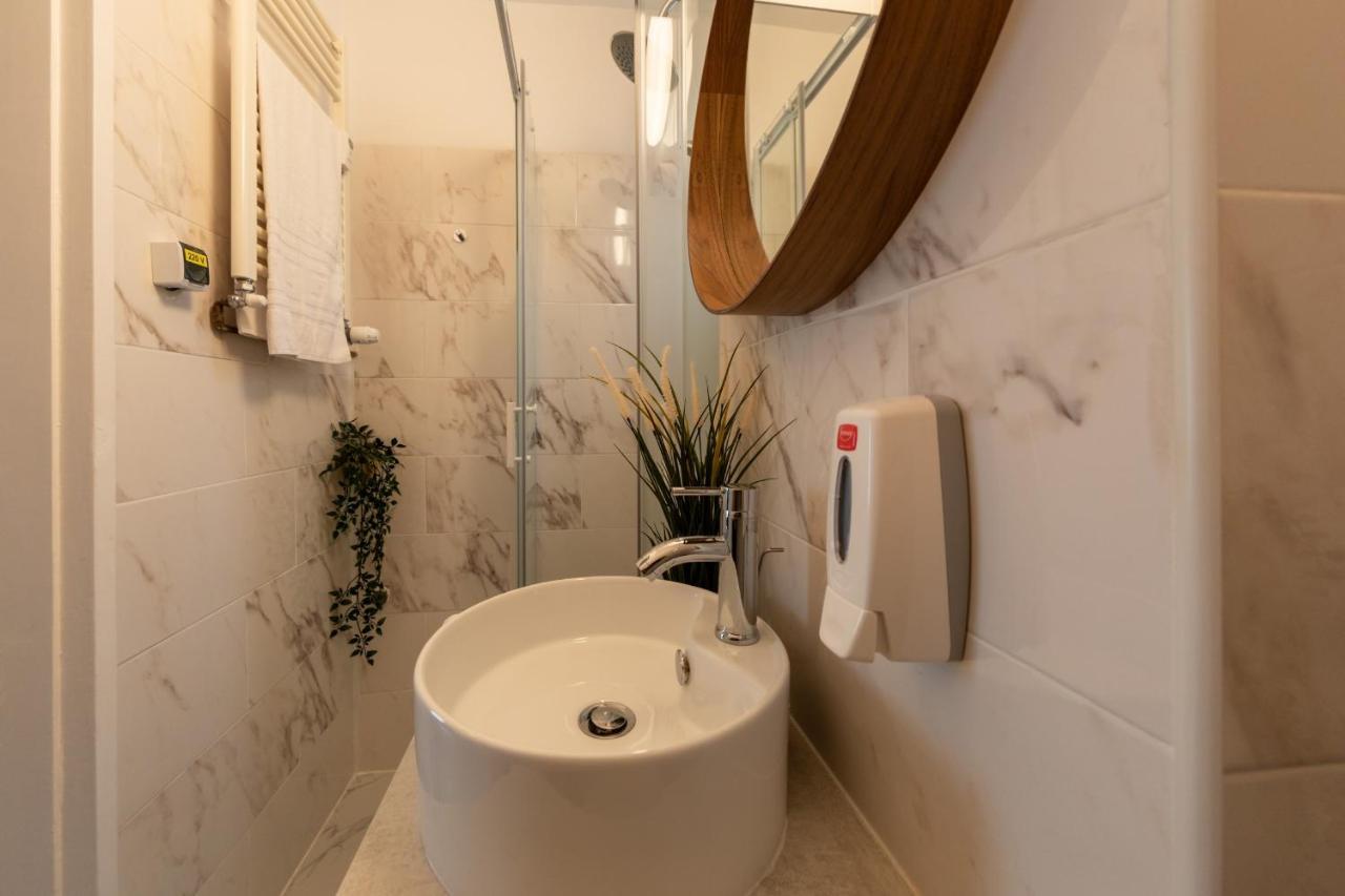 Apartment Urban Haven: 2br In Center *