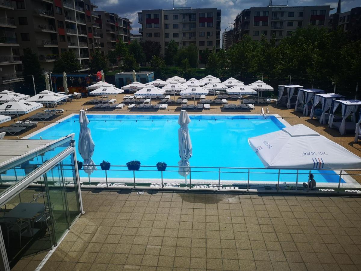 Alex Mnl Lux 2 Free Parking *