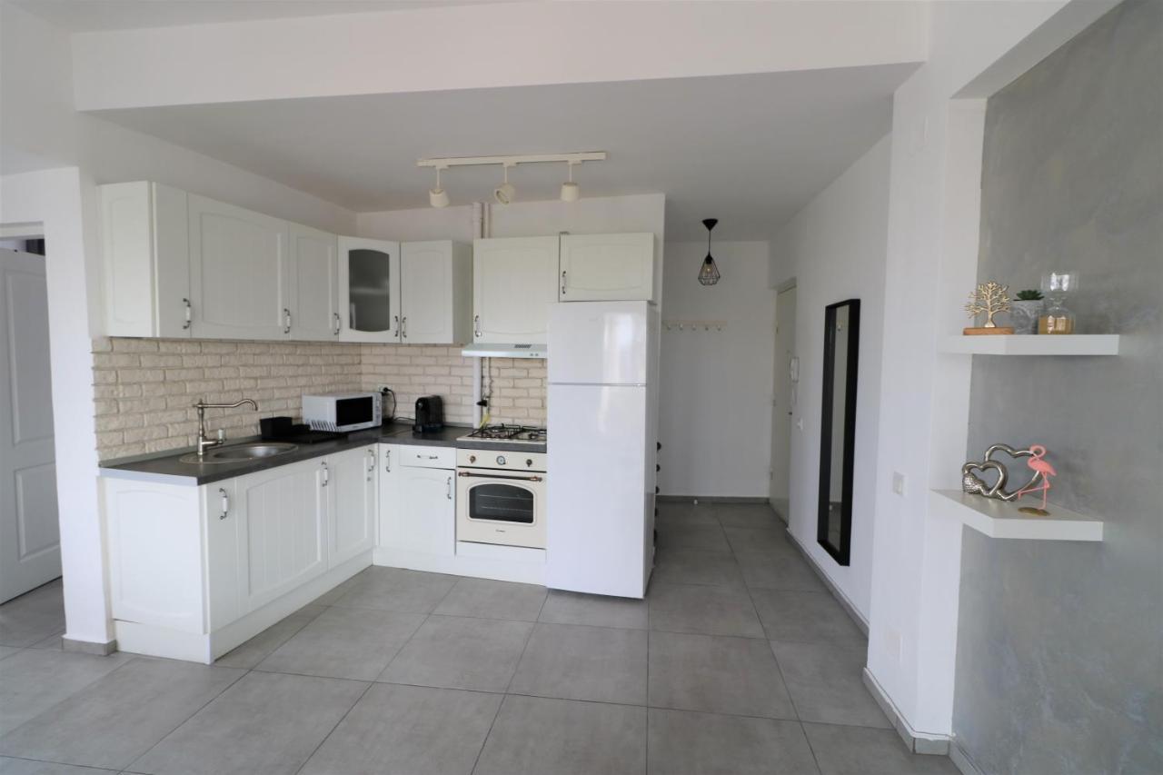 Apartment Serenity Heights Apartment: A Panoramic Haven Near Old Town - Free Minibar *