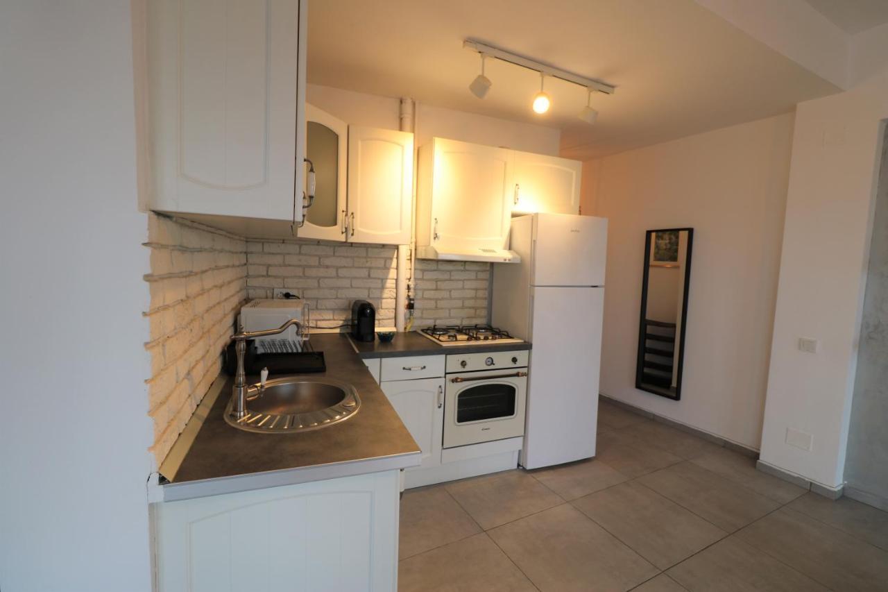 Apartment Serenity Heights Apartment: A Panoramic Haven Near Old Town - Free Minibar Bucharest