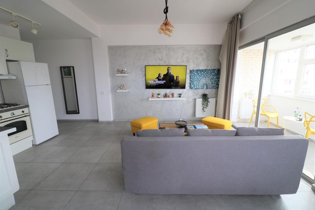Serenity Heights Apartment: A Panoramic Haven Near Old Town - Free Minibar Apartment