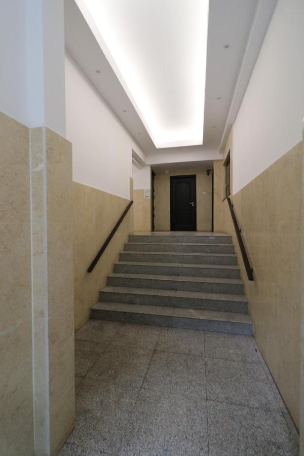 Serenity Heights Apartment: A Panoramic Haven Near Old Town - Free Minibar Apartment *