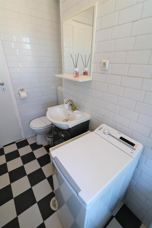 Serenity Heights Apartment: A Panoramic Haven Near Old Town - Free Minibar