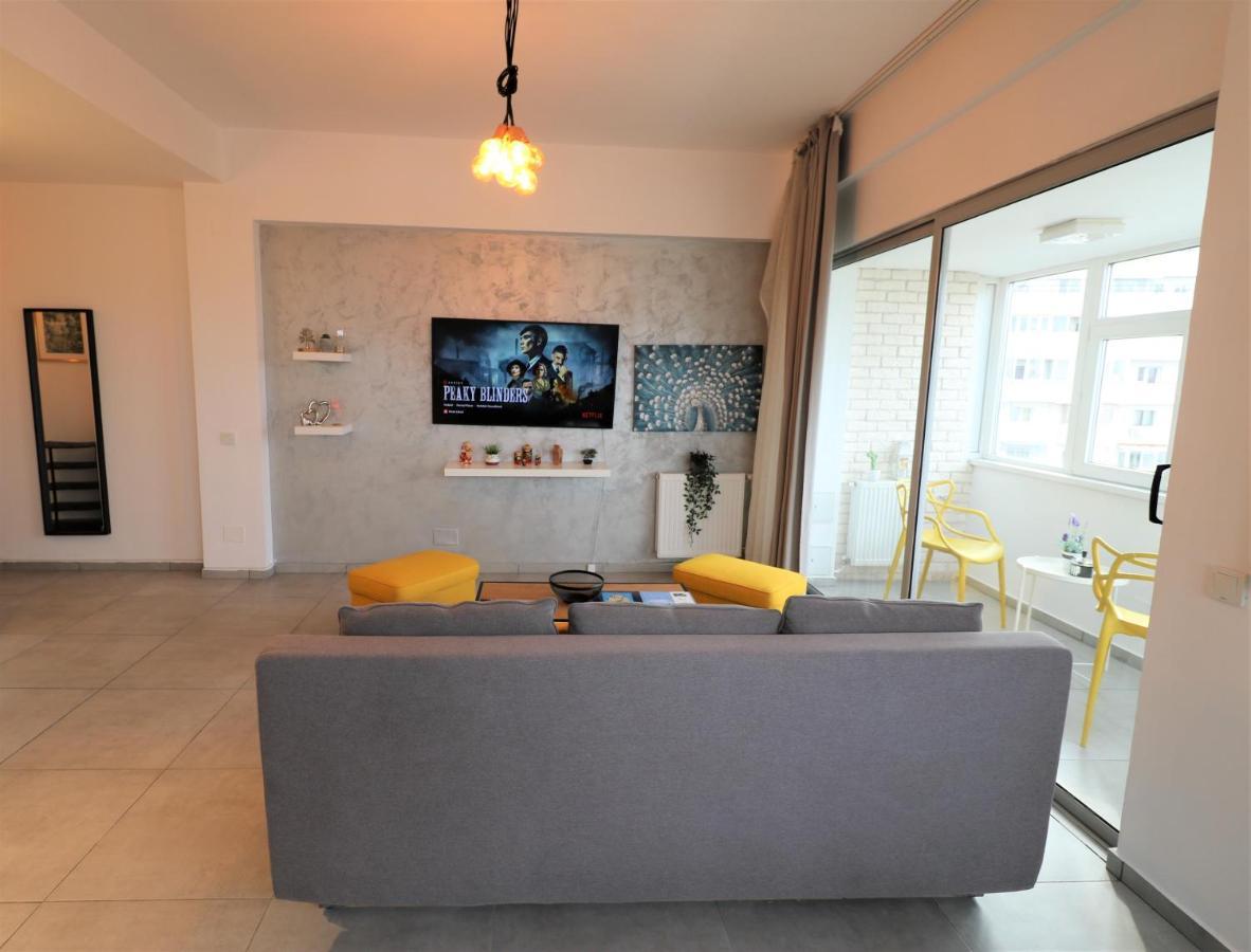Apartment Serenity Heights Apartment: A Panoramic Haven Near Old Town - Free Minibar