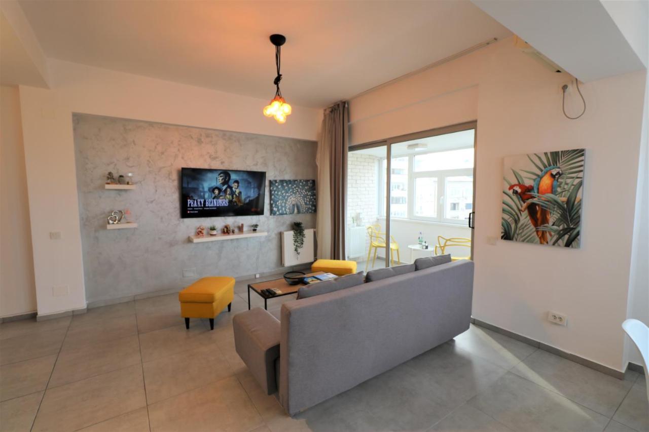 Serenity Heights Apartment: A Panoramic Haven Near Old Town - Free Minibar Apartment
