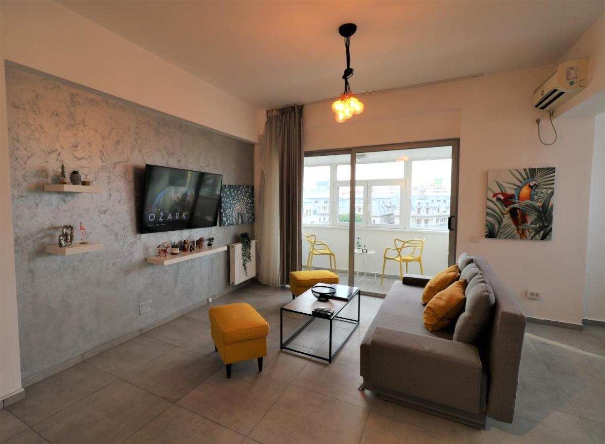Serenity Heights Apartment: A Panoramic Haven Near Old Town - Free Minibar * Bucharest