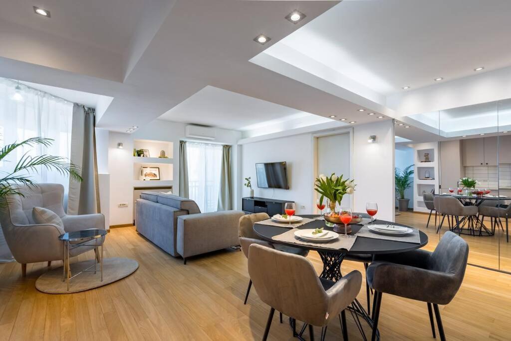 Apartment Superb River Views 1br + Parking