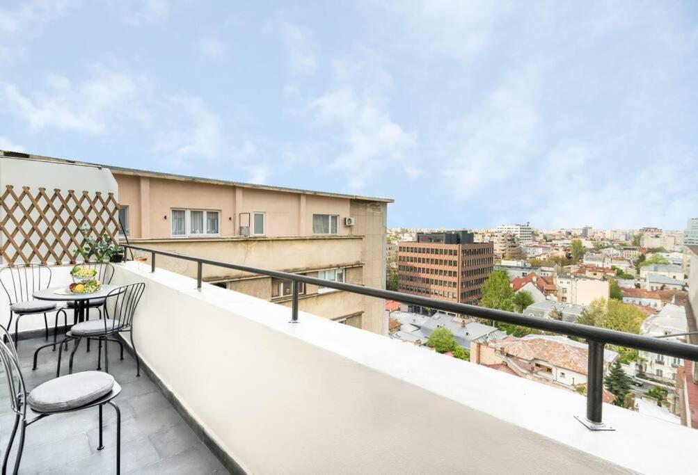 Apartment Superb Views 3br Midtown Flat - 3 Balconies