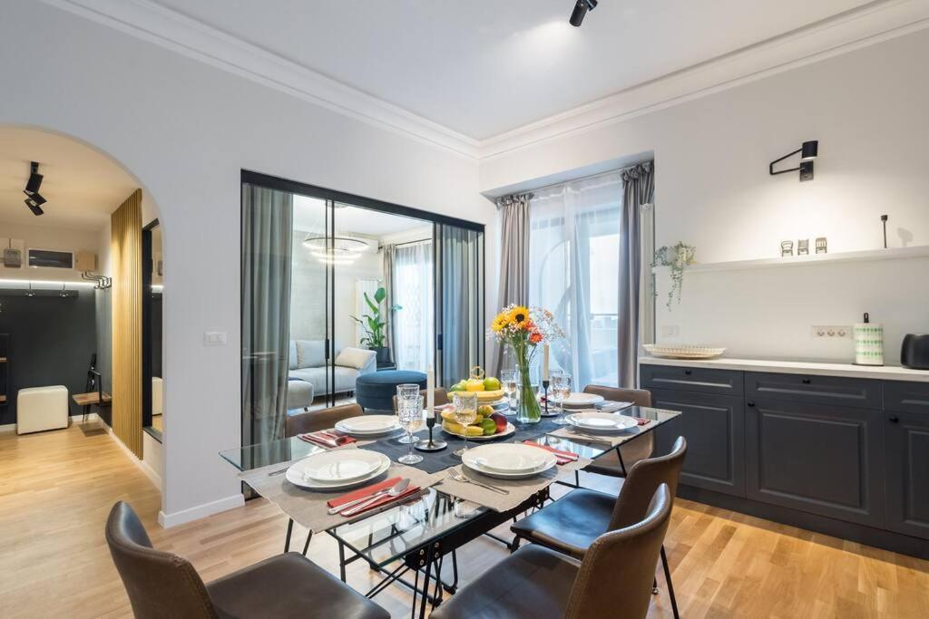 Apartment Superb Views 3br Midtown Flat - 3 Balconies *
