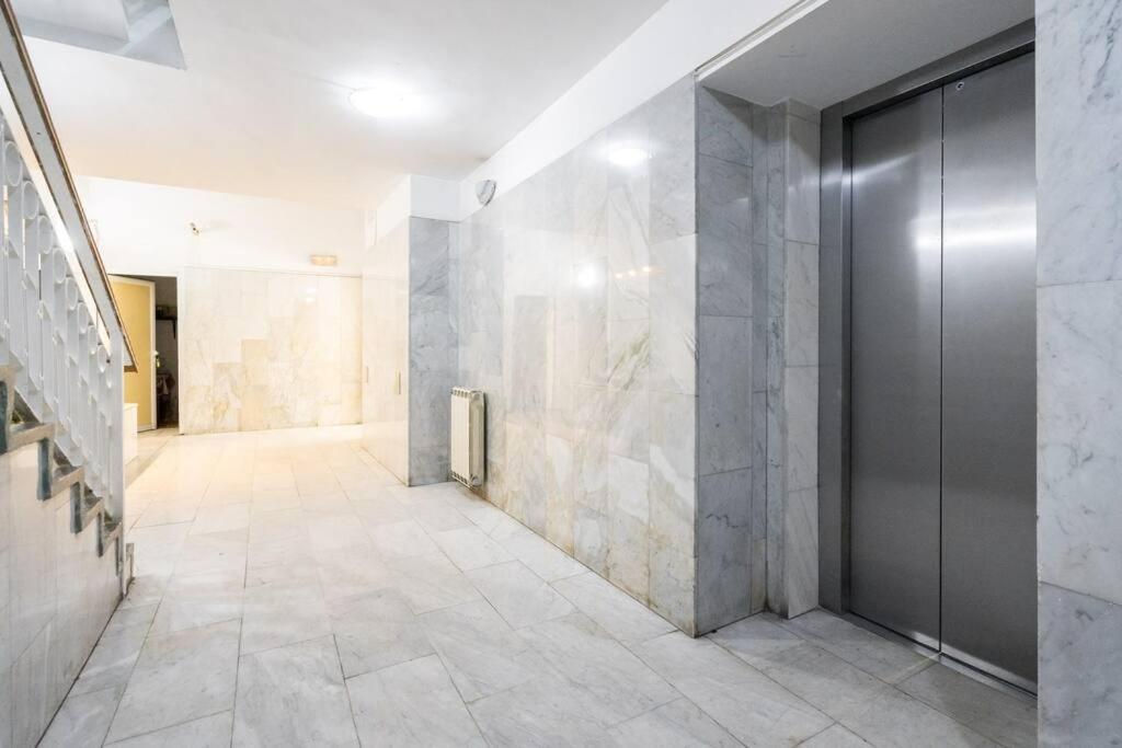 Apartment Superb River Views 1br + Parking *