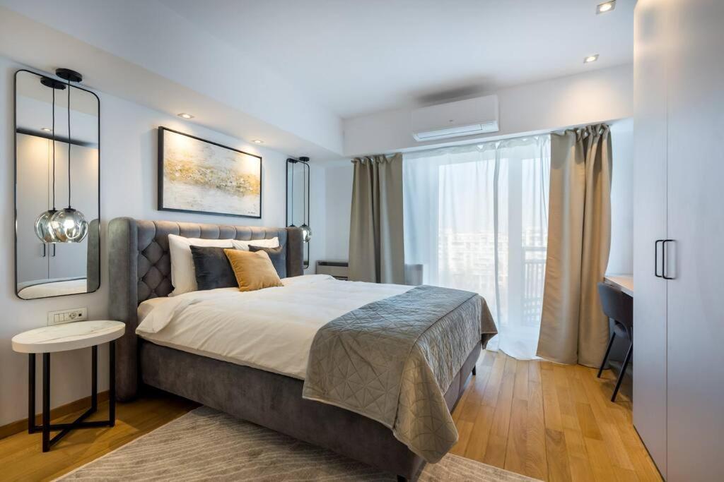 Apartment Superb River Views 1br + Parking *