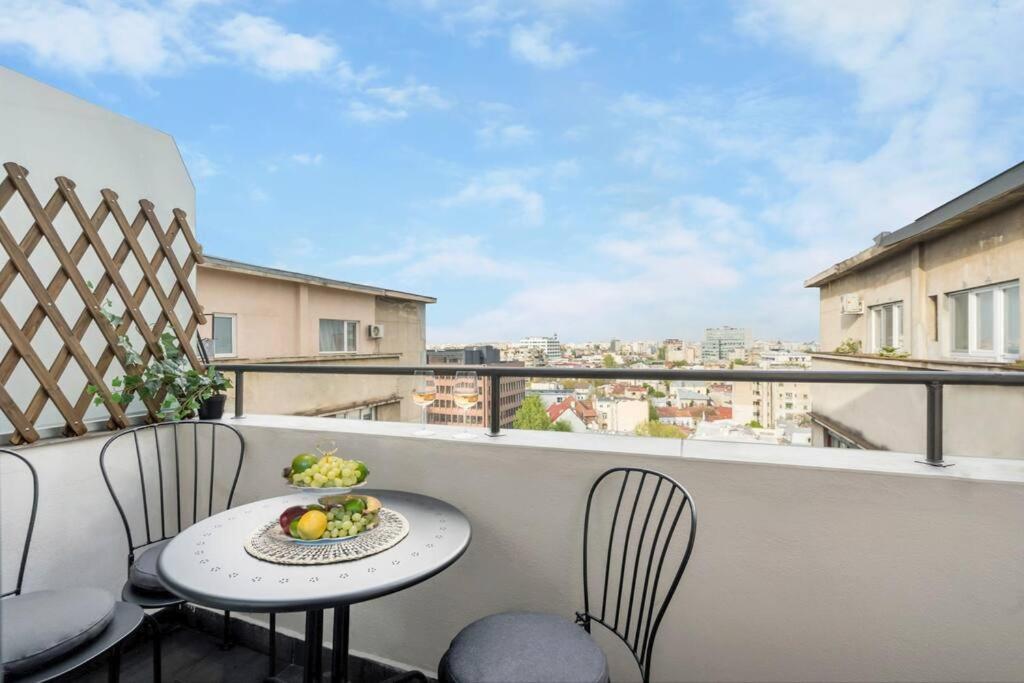 Apartment Superb Views 3br Midtown Flat - 3 Balconies *