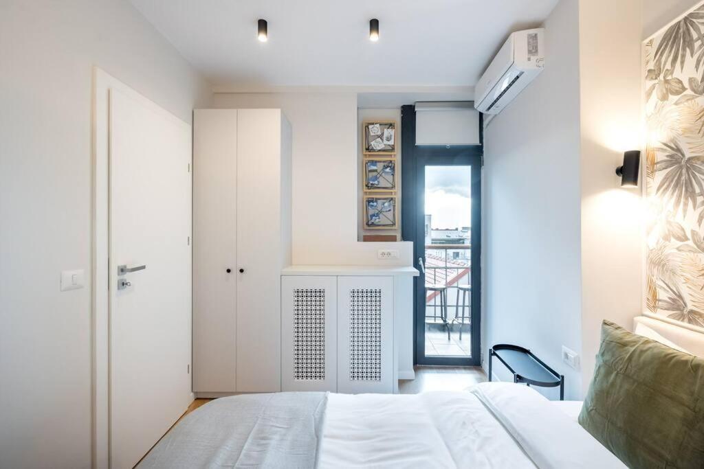 Apartment Superb Views 3br Midtown Flat - 3 Balconies