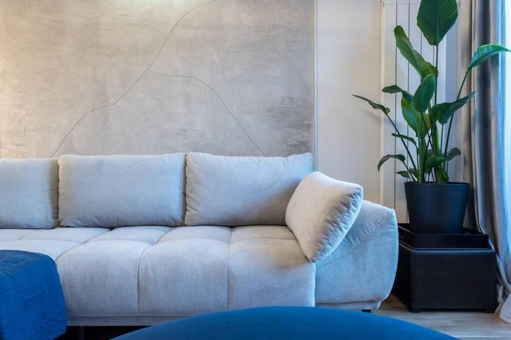 Apartment Superb Views 3br Midtown Flat - 3 Balconies Bucharest