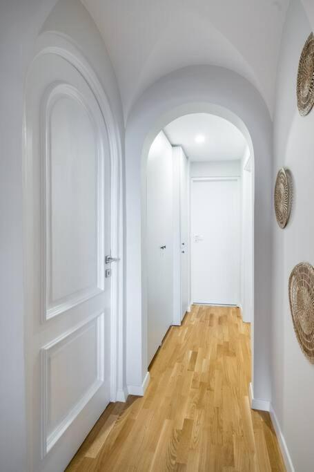 Superb Views 3br Midtown Flat - 3 Balconies * Bucharest