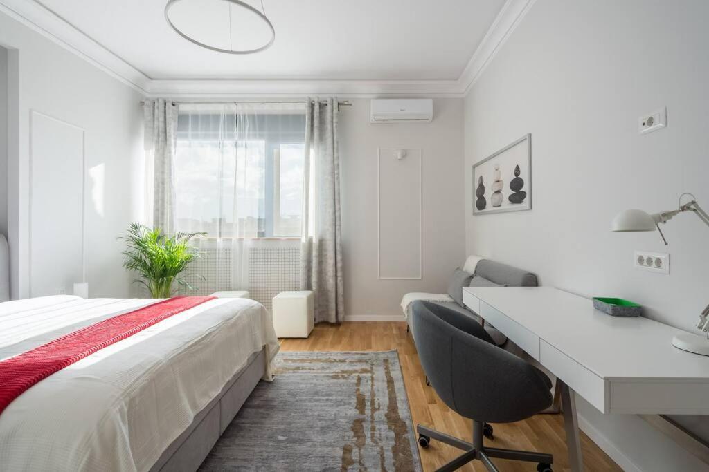 Superb Views 3br Midtown Flat - 3 Balconies Bucharest