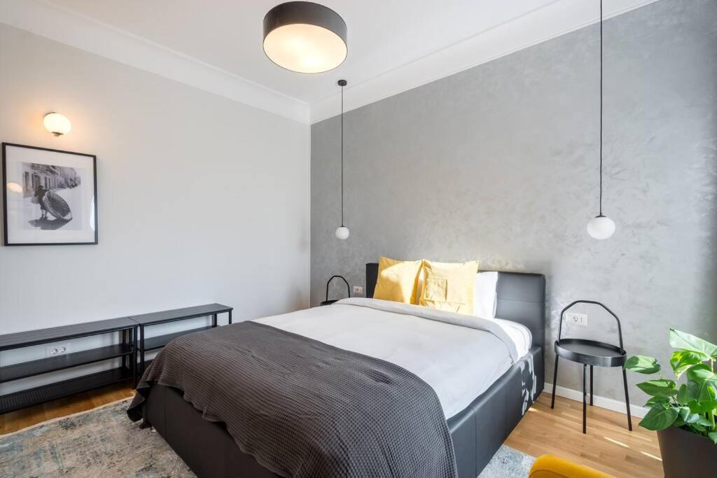 Superb Views 3br Midtown Flat - 3 Balconies * Bucharest