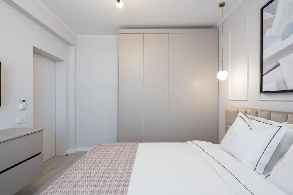 Stylish 2br Vilacrosse Passage - Netflix Bucharest