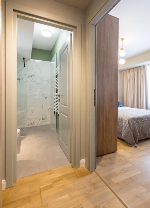 Apartament Bright 1br Flat - New Midtown Building + Terrace