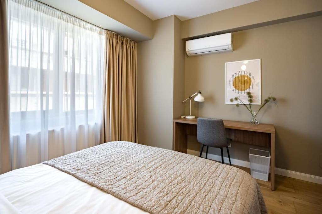 Bright 1br Flat - New Midtown Building + Terrace Apartament Bucureşti