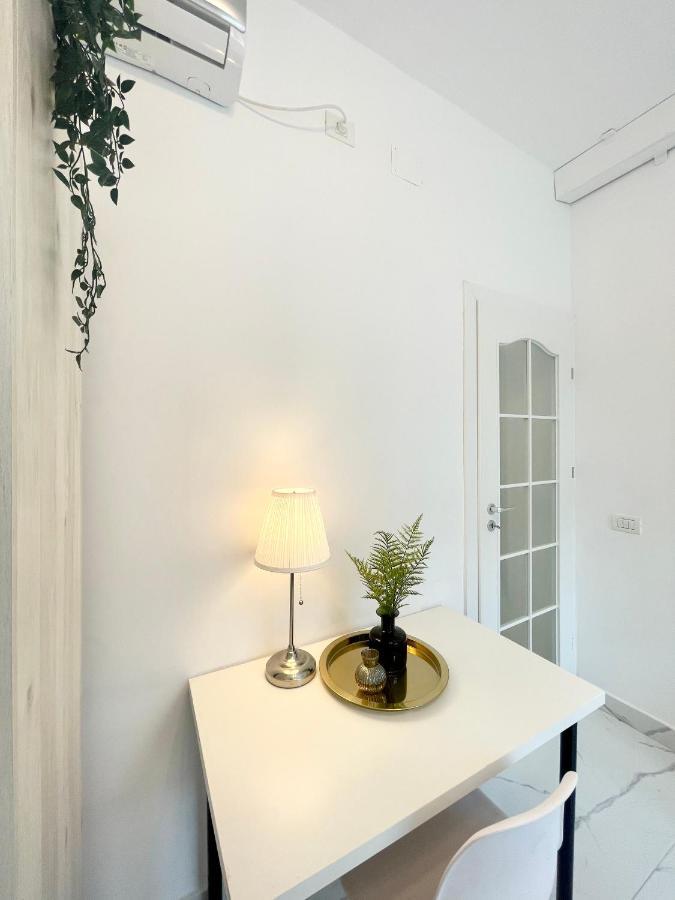 Cozy Near Park Apartment Bucharest