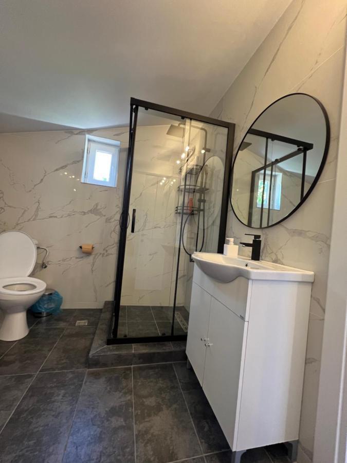 Center By Acme Rent 2*