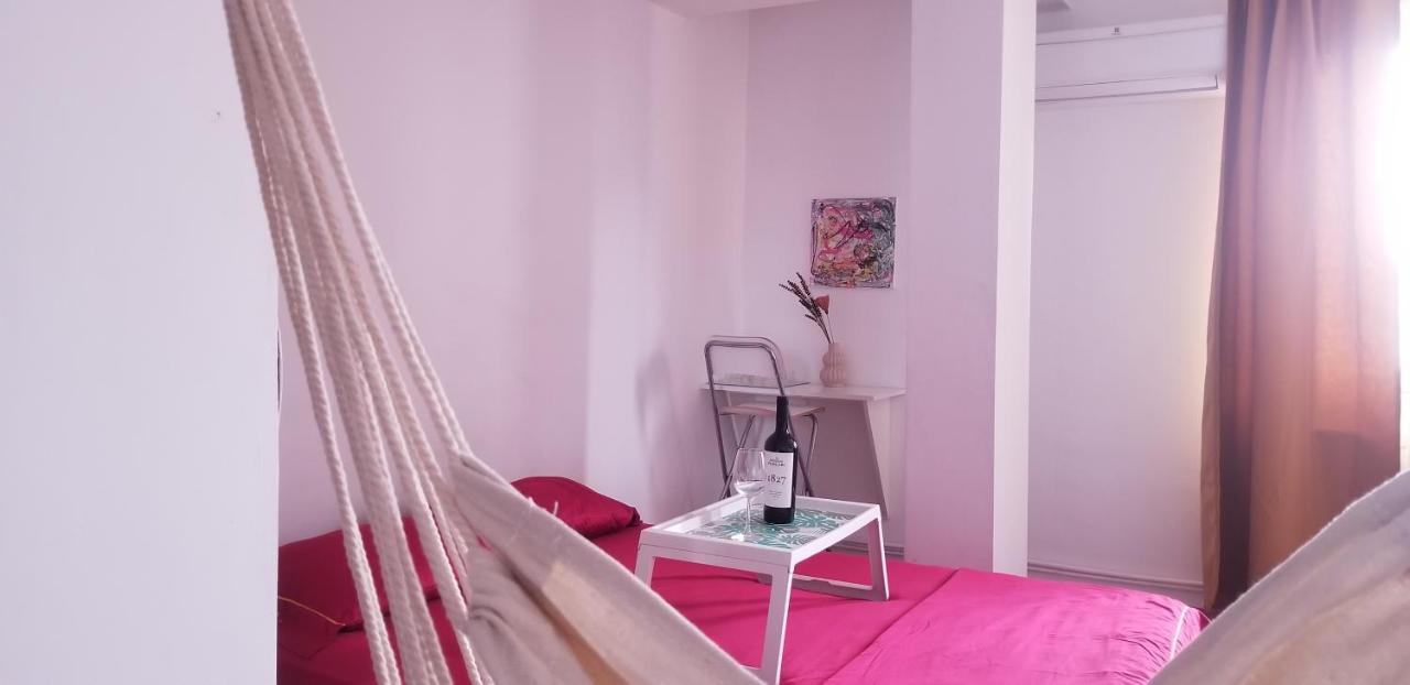Bed & Breakfast Private At Ceausescu's Place In Old Unirii Square *