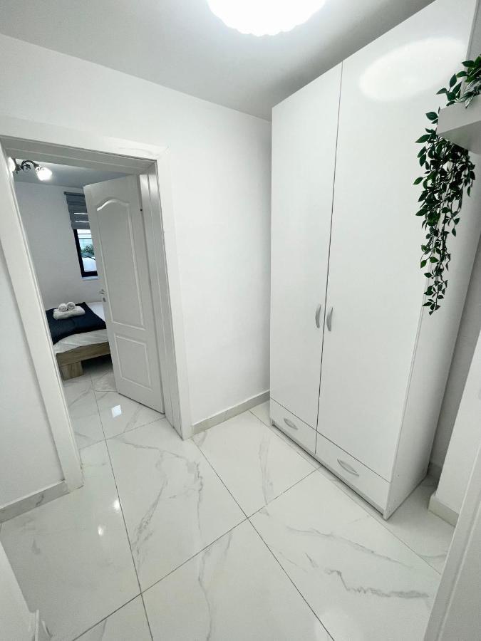 Apollo 1 Apartament *