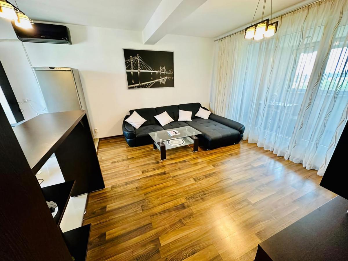 Moon Modern Apartment