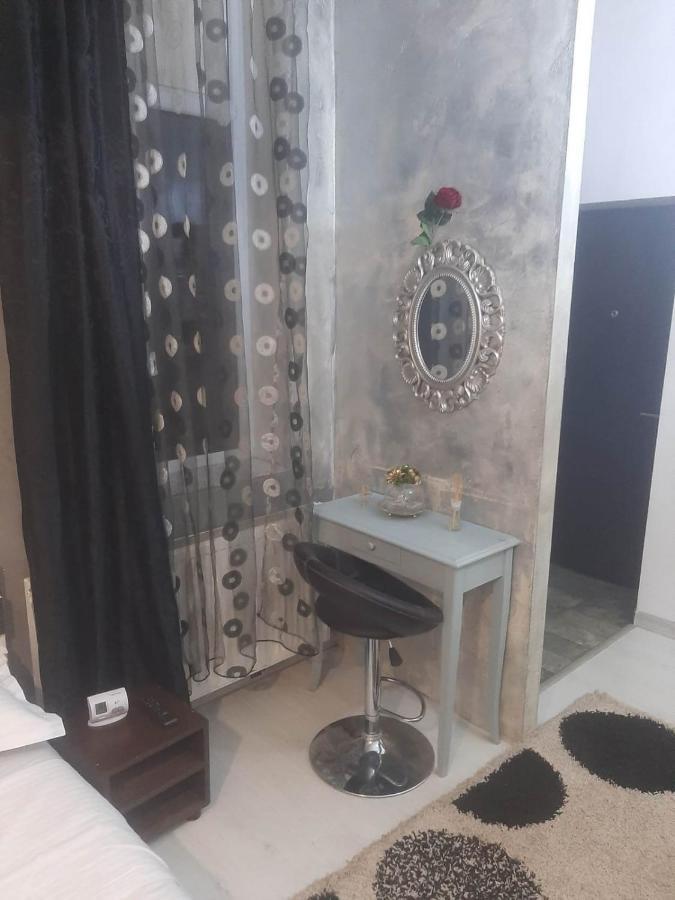 Apartament In Near North Station