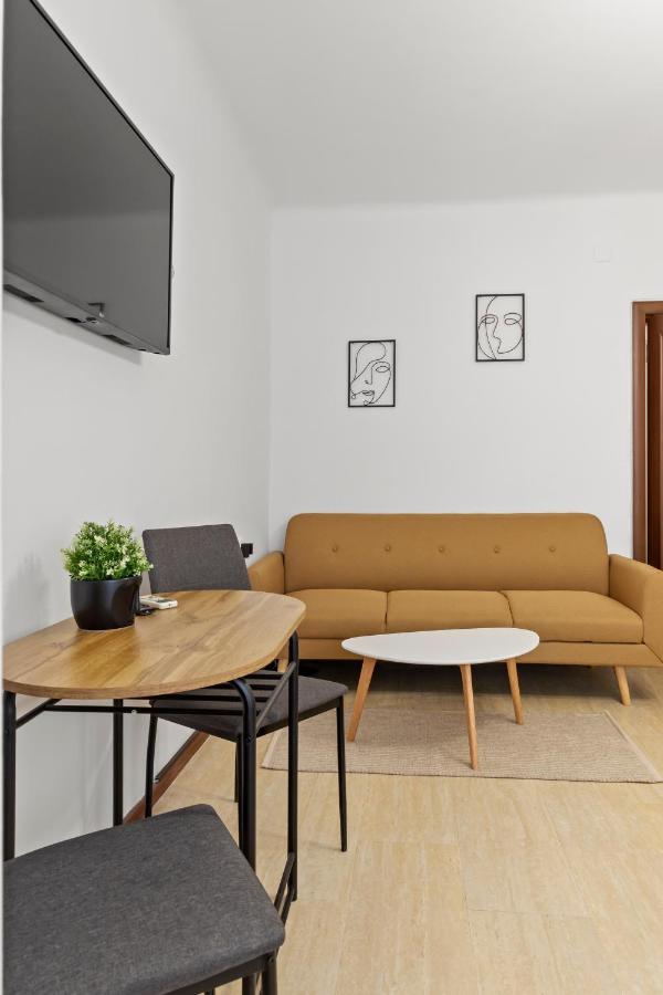 Apartment Upscale Studio, Walking Distance From The Old Town