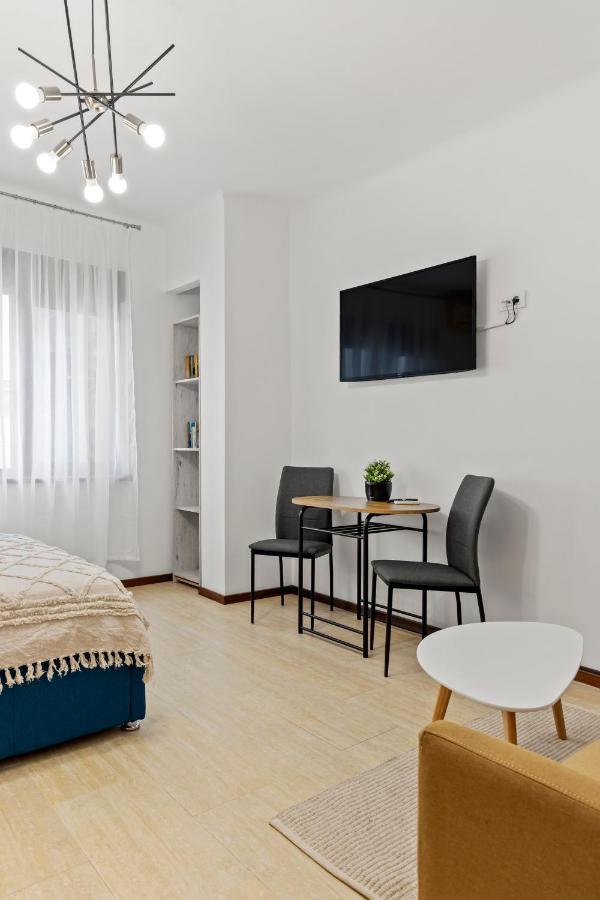Apartment Upscale Studio, Walking Distance From The Old Town